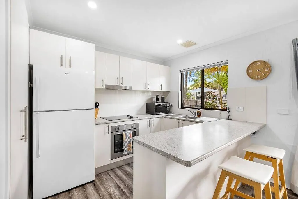 Apartment Stylish Poolside Villa, Noosa Noosaville