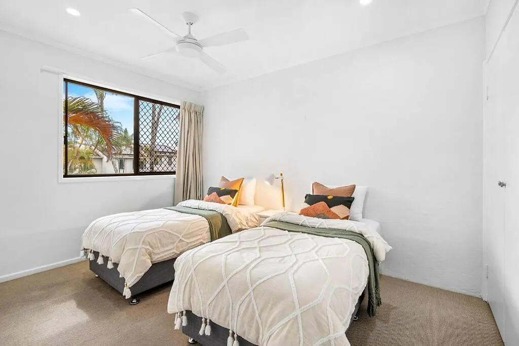 Stylish Poolside Villa, Noosa Noosaville 0*,