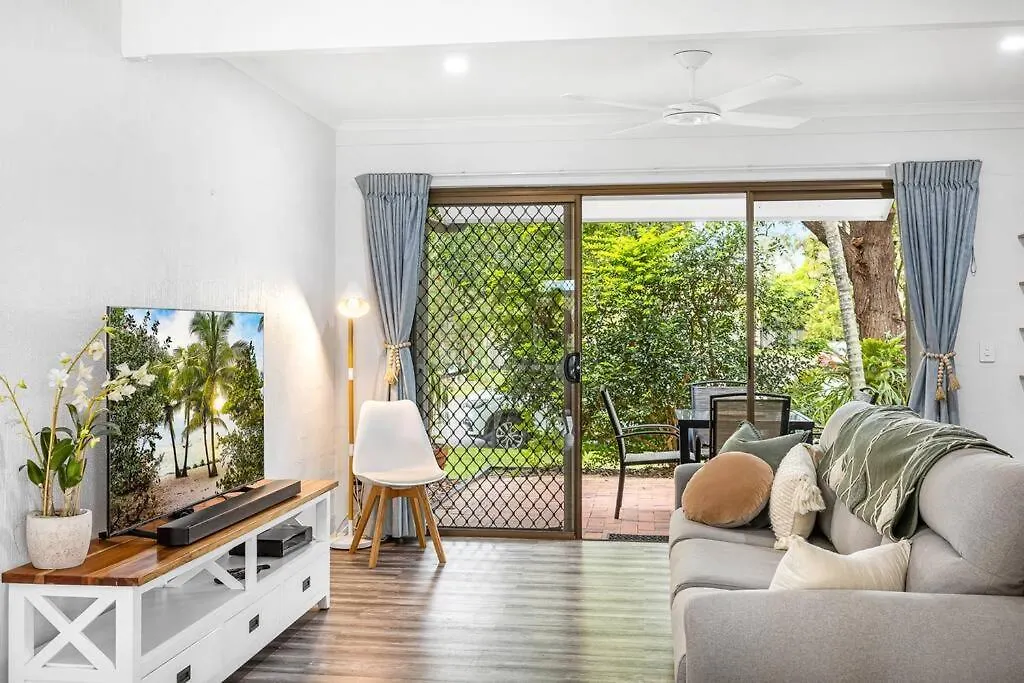 Apartment Stylish Poolside Villa, Noosa Noosaville