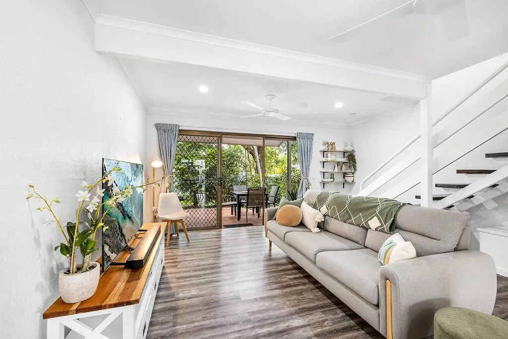 Stylish Poolside Villa, Noosa Noosaville 0*,